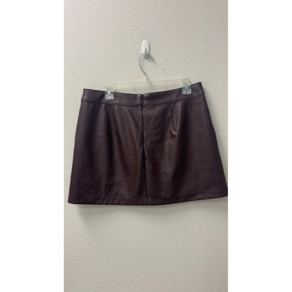 Womens Faux Leather Mini A-Line Skirt M Burgundy Pockets Edgy Chic‎ Academia